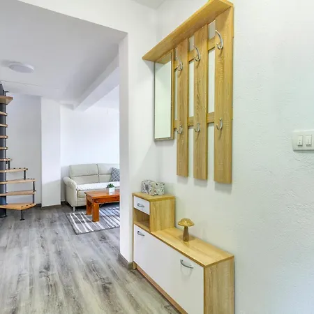 Rialto Apartment *